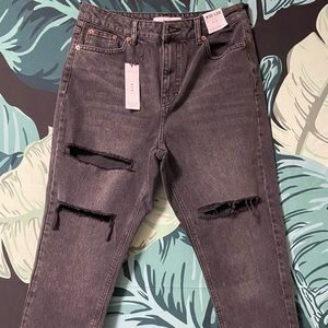Topshop • Mom Ripped Jeans